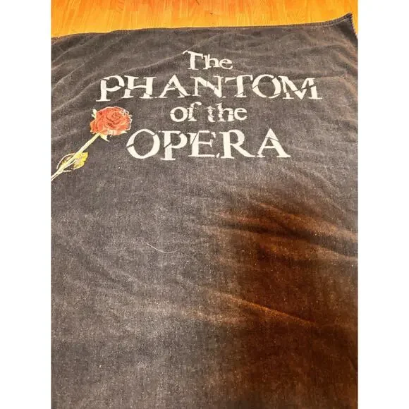 1988 Phantom of the Opera Vintage Beach Towel 32" x 56" Small Tear - Picture 5 of 5